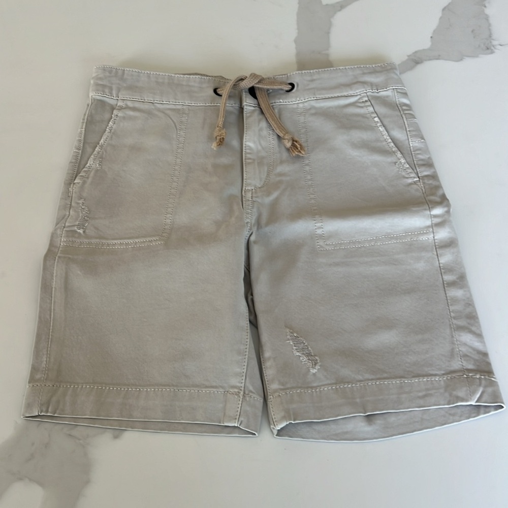 DL1961 shorts size 10